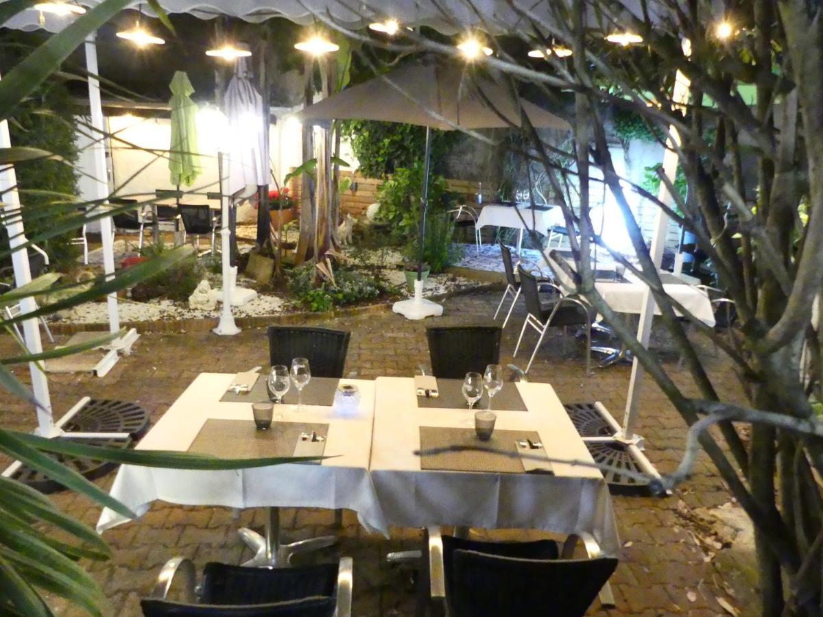 Hotel Le 9 En Cuisine Rabastens Exterior foto
